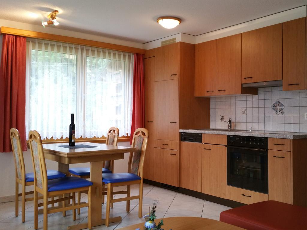 Ferienhaus Antigua Saas-Grund Habitación foto
